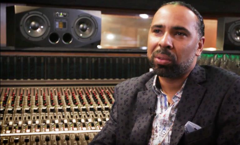 Los Royal Studios cuentan con un legado único en la industria de la música. El difunto padre de Boo Mitchell, Willie Mitchell, ayudó ...