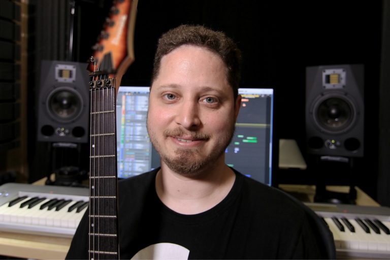Während der Produktion des Albums  "Somewhere in This Universe, Somebody Hits a Drum" konnte sich Yuval Ron ...