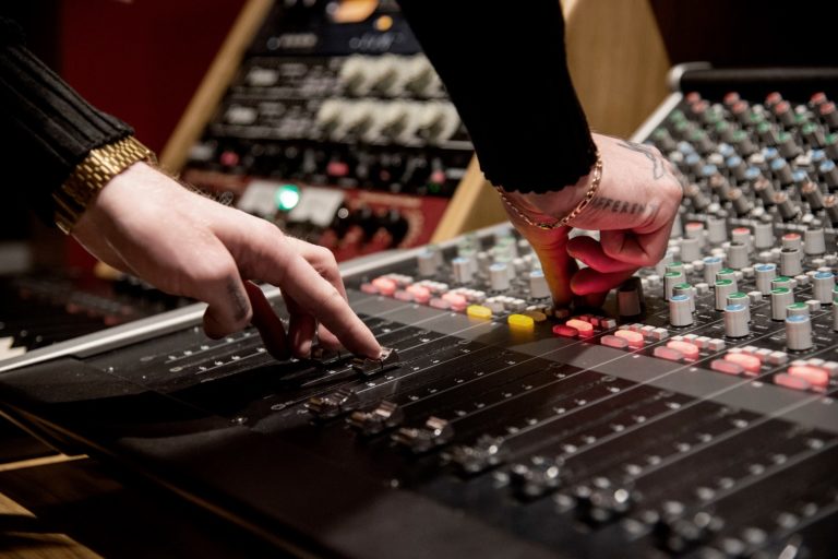 adam-audio-s3h-studio-monitors-brighton-bimm-console