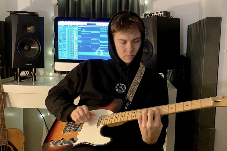 adam-audio-t7v-studio-monitors-t10s-subwoofer-young-earth-sauce-2