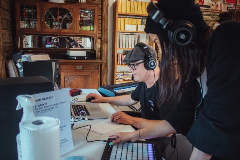 adam-audio-welovemelodies-songwriting-camp-verlosung-1