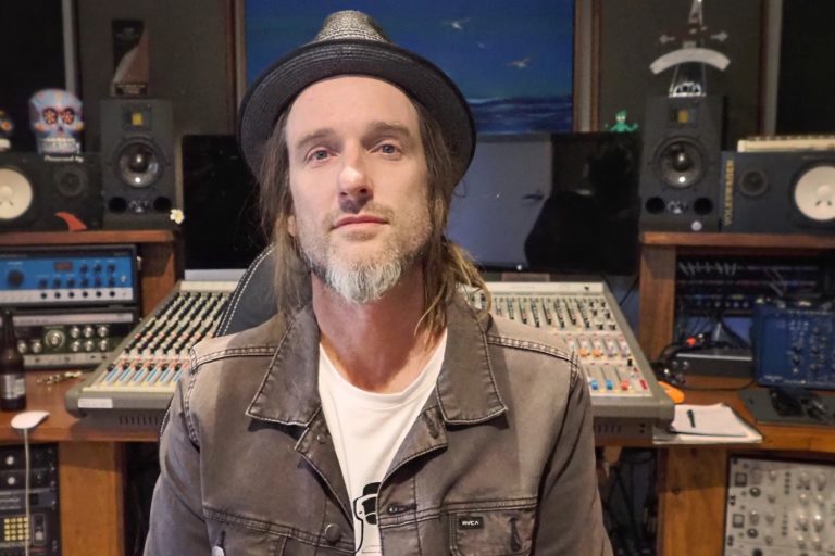 Paulie B ist ein australischer Musiker und Produzent, der für seine Zusammenarbeit mit zahlreichen Top-Acts ...