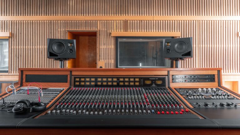 adam-audio-a-series-a8h-studio-monitor-lifestyle-photo-1500x843