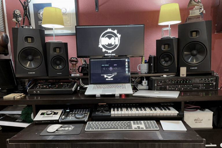 adam-audio-t5v-t8v-studio-monitor-adriano-daga-setup