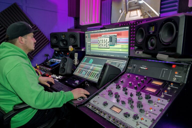 adam-audio-s3h-studio-monitor-alessio-meleo-2