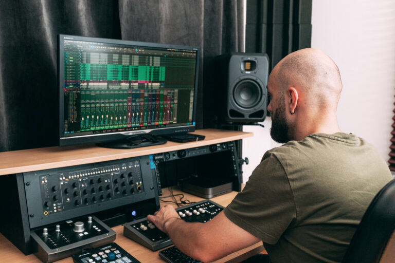 adam-audio-s2v-studio-monitors-alexandru-zglimbea-back