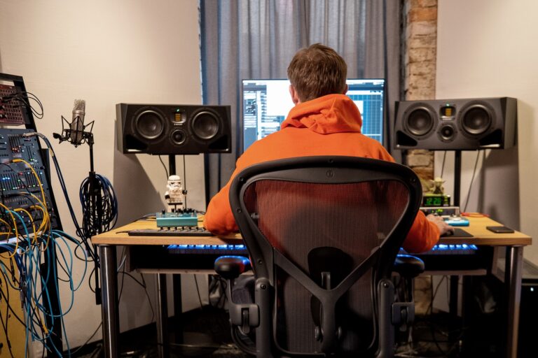 adam-audio-a77h-studio-monitors-rido-2