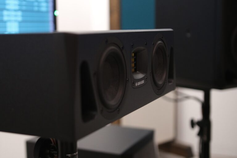 adam-audio-a44h-studio-monitors-feinklang-mastering