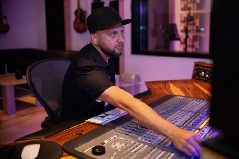 Neben Engagements im Eventmanagement und Live-Sound, hat Stephan Dutka zwei Studioprojekte laufen ...