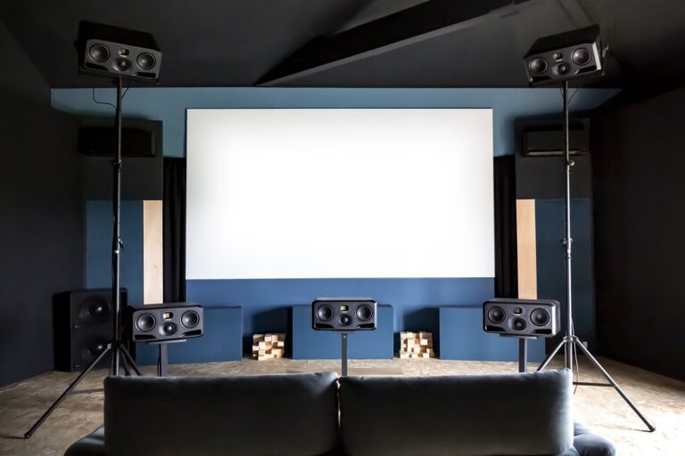Das Studio d'Estrade wurde 2023 gegründet und befindet sich in einem schönen, 25 Hektar großen Park ... 